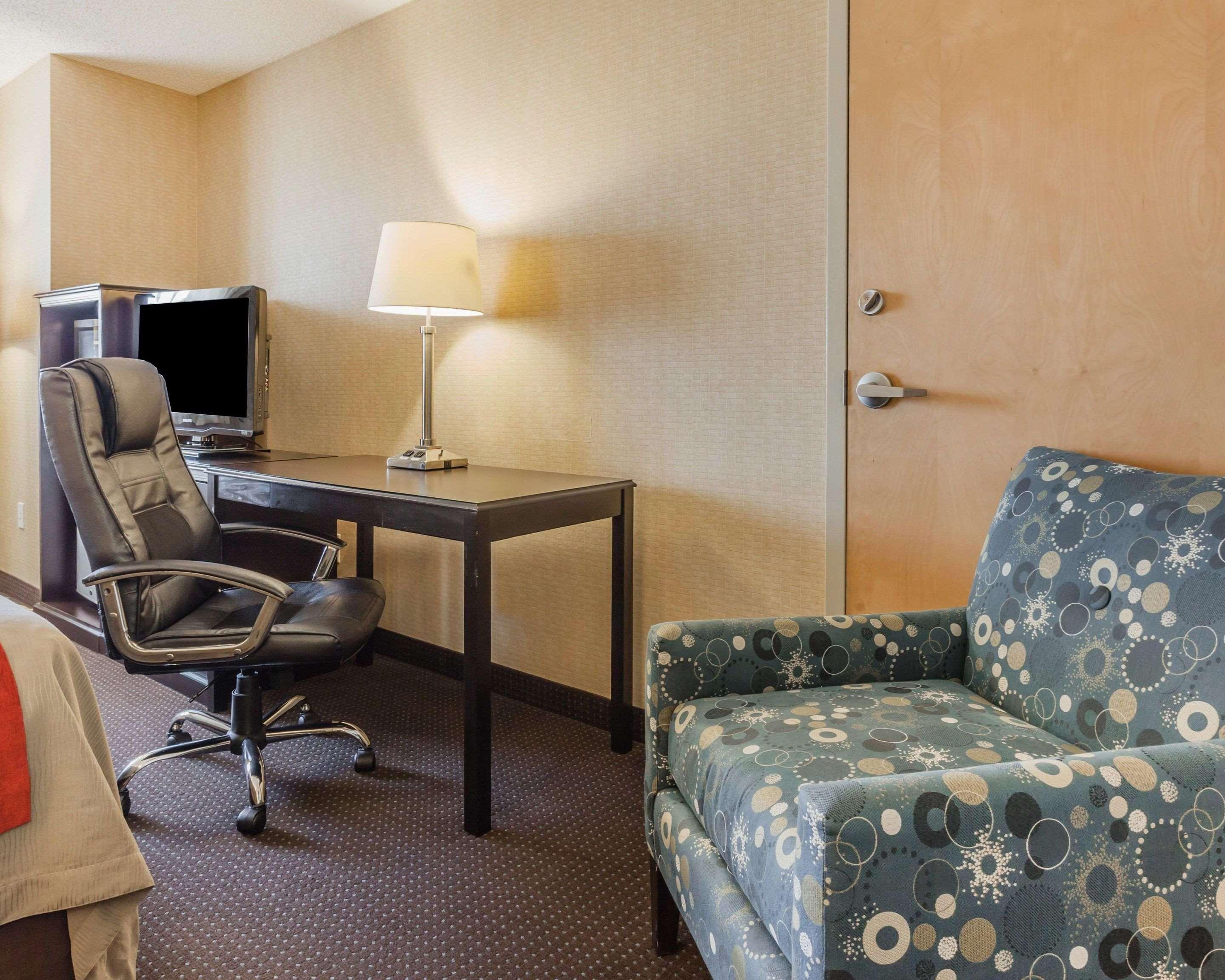 Comfort Inn On The Bay Port Orchard Exterior photo