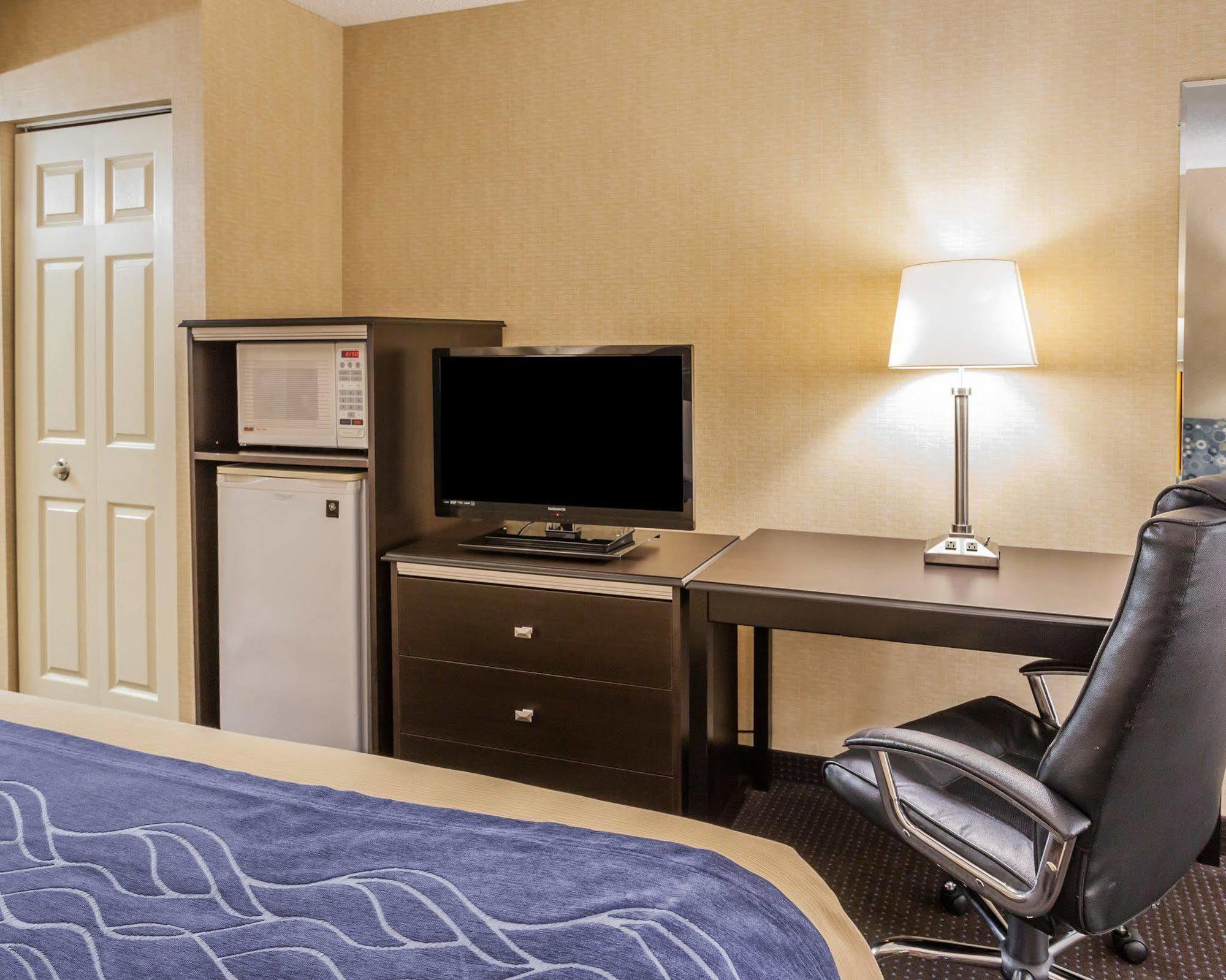 Comfort Inn On The Bay Port Orchard Exterior photo